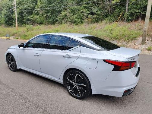 2023 Nissan Altima SR FWD