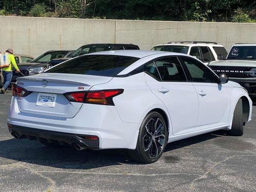 2023 Nissan Altima SR FWD