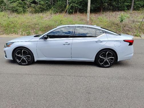 2023 Nissan Altima SR FWD