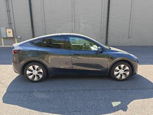 2024 Tesla Model Y Long Range Dual Motor All-Wheel Drive