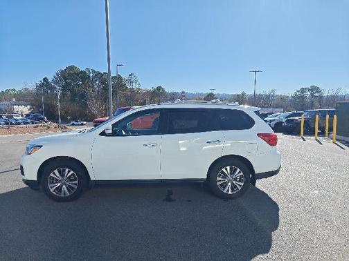 2019 Nissan Pathfinder S