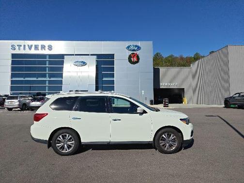 2019 Nissan Pathfinder S