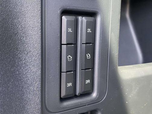 Star White Metallic Tri-Coat 2026 Ford Expedition Max Active 4x2
