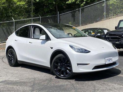 2022 Tesla Model Y Long Range Dual Motor All-Wheel Drive