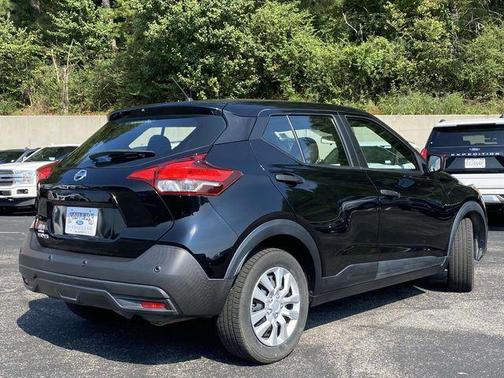 2020 Nissan Kicks S