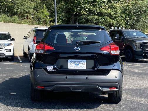 2020 Nissan Kicks S