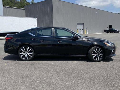 2020 Nissan Altima SR FWD