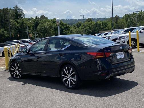 2020 Nissan Altima SR FWD