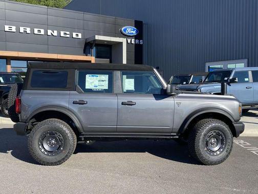 2025 Ford Bronco Base