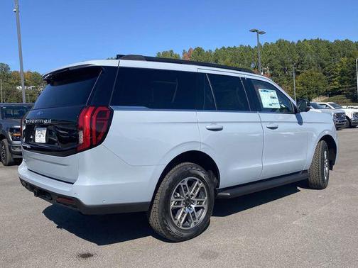 2025 Ford Expedition Max Active 4x2