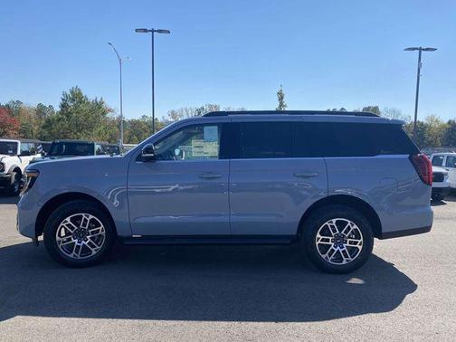 2025 Ford Expedition Max Active 4x2