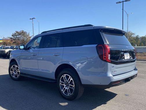 2025 Ford Expedition Max Active 4x2