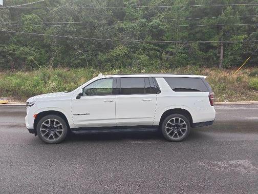 Summit White 2023 Chevrolet Suburban RST