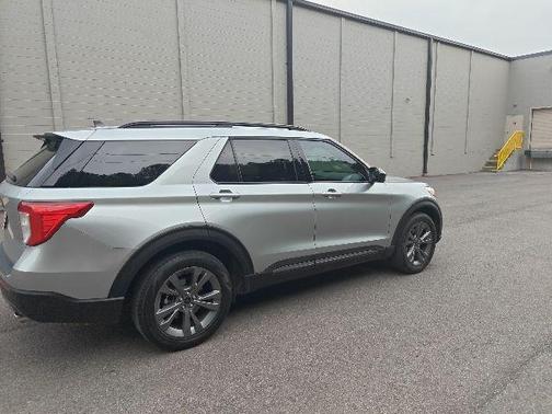 Iconic Silver Metallic 2023 Ford Explorer XLT