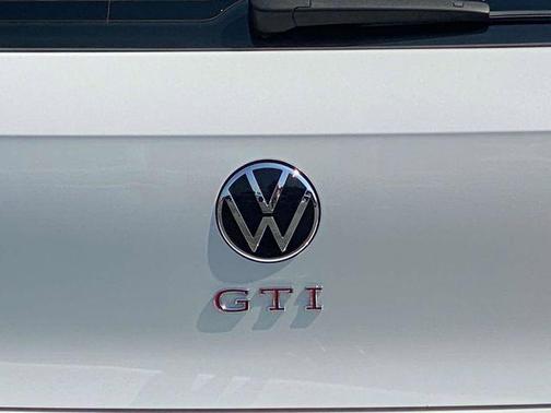 2022 Volkswagen Golf GTI 2.0T SE DSG