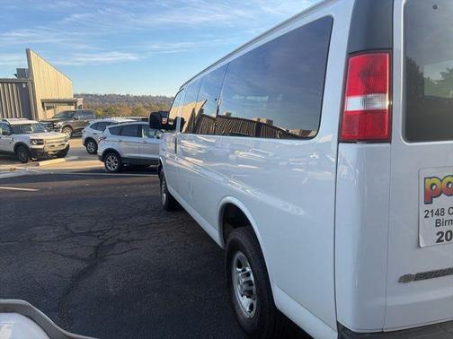 2022 Chevrolet Express 3500 RWD 3500 Regular Wheelbase LS