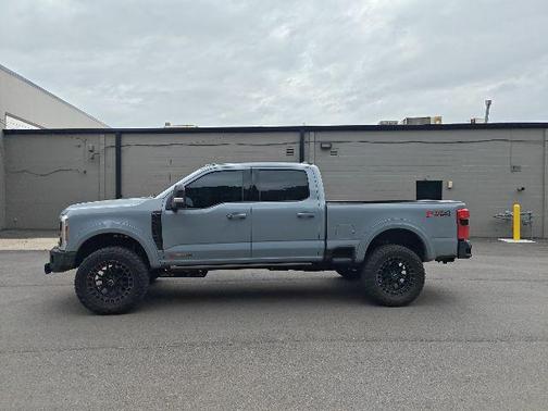 2025 Ford F-250 Platinum