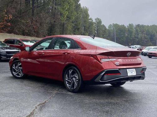 2025 Hyundai ELANTRA SEL