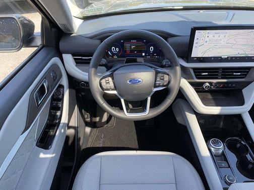 Agate Black Metallic 2026 Ford Explorer Platinum