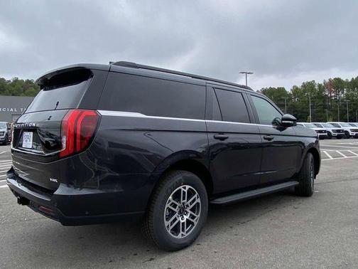 2025 Ford Expedition Max Active 4x2