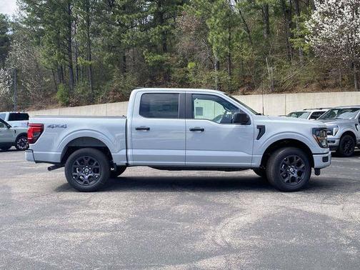 Avalanche 2026 Ford F-150 STX
