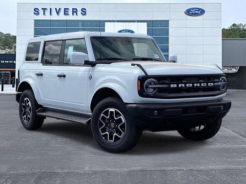Oxford White 2026 Ford Bronco Outer Banks