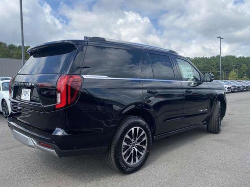 Agate Black Metallic 2026 Ford Expedition Platinum