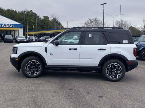 Oxford White 2026 Ford Bronco Sport Outer Banks