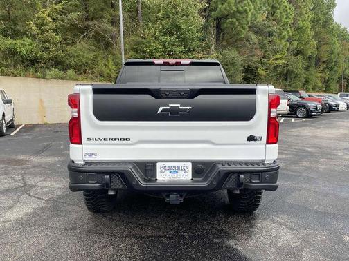 2025 Chevrolet Silverado 1500 ZR2
