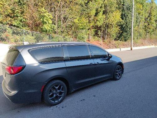 2018 Chrysler Pacifica Touring-L