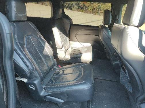 2018 Chrysler Pacifica Touring-L