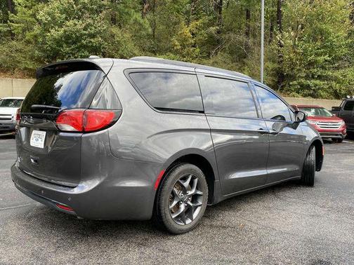 2018 Chrysler Pacifica Touring-L