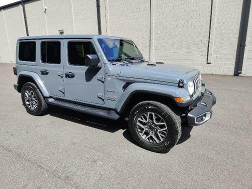 2024 Jeep Wrangler 4-Door Sahara 4x4