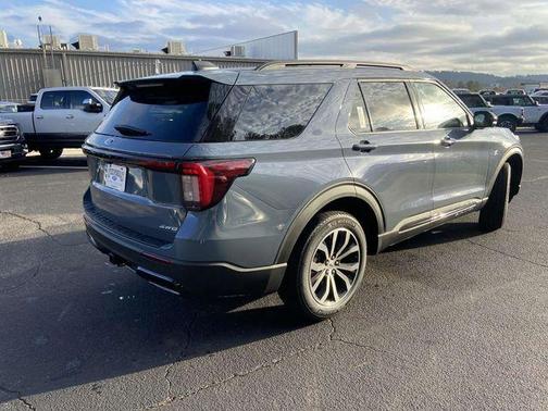 Vapor Blue Metallic 2026 Ford Explorer ST-Line
