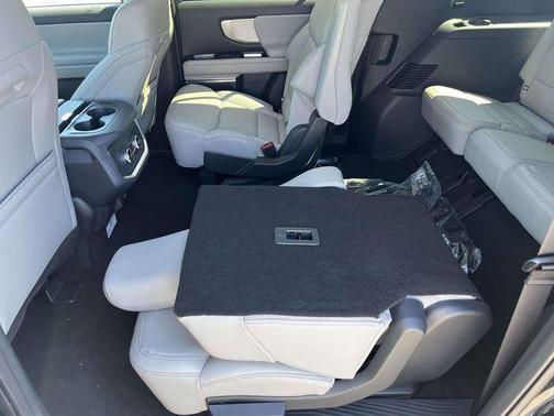 2025 Ford Expedition Max Active 4x2