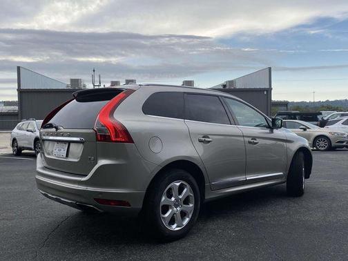 2016 Volvo XC60 T5 Premier