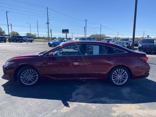 2022 Toyota Avalon Hybrid Limited