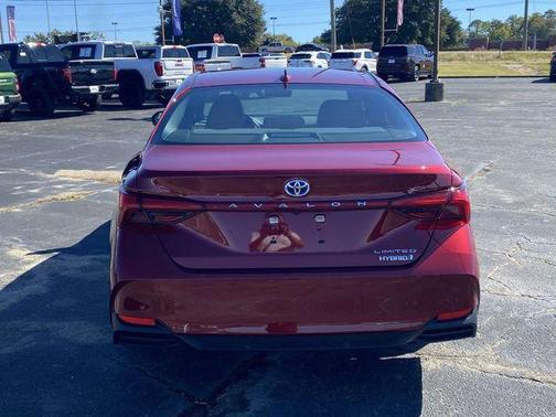 2022 Toyota Avalon Hybrid Limited
