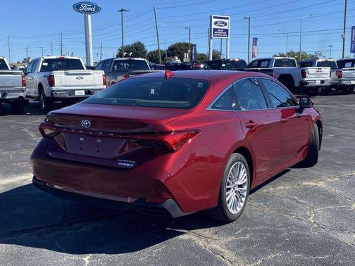 2022 Toyota Avalon Hybrid Limited
