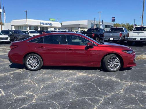 2022 Toyota Avalon Hybrid Limited