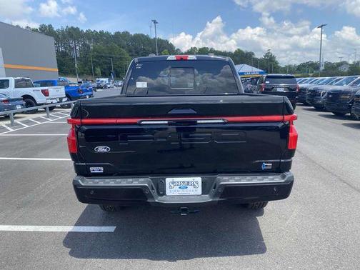 2025 Ford F-150 Lightning LARIAT