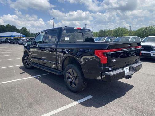 2025 Ford F-150 Lightning LARIAT