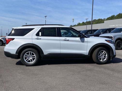 White Metallic 2026 Ford Explorer Active