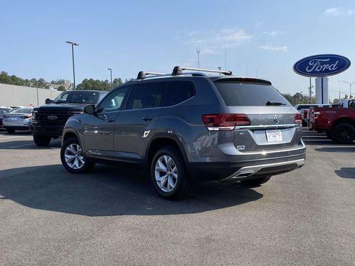 Platinum Gray Metallic 2018 Volkswagen Atlas 3.6L SE