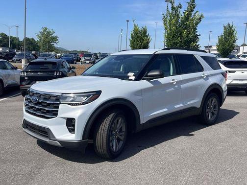 Space White Metallic 2026 Ford Explorer Active