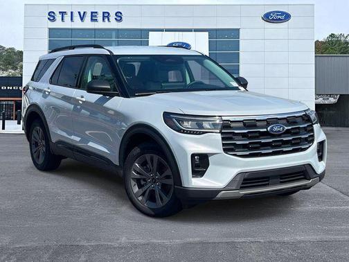 Space White Metallic 2026 Ford Explorer Active