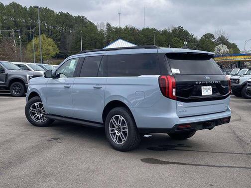 Glacier Gray Metallic Tri-Coat 2026 Ford Expedition Max Active 4x2