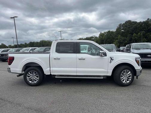 Star White Metallic Tri-Coat 2026 Ford F-150 Lariat
