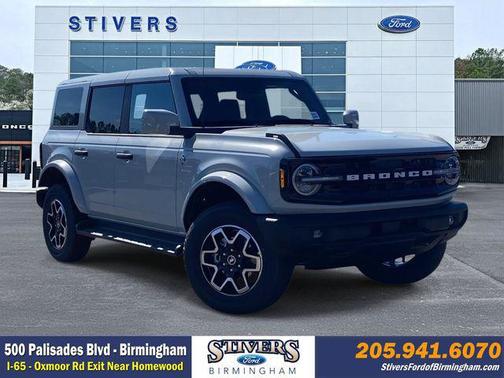 Avalanche Gray 2026 Ford Bronco Outer Banks