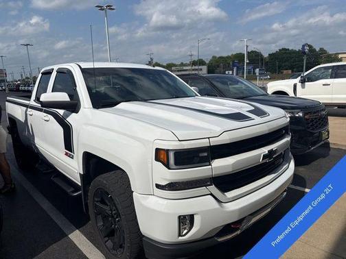 Summit White 2017 Chevrolet Silverado 1500 2LT